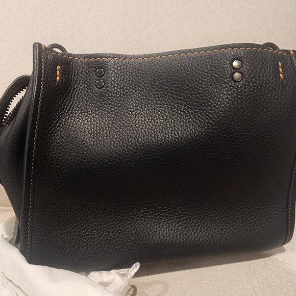 Coach - Picture 7 of 9